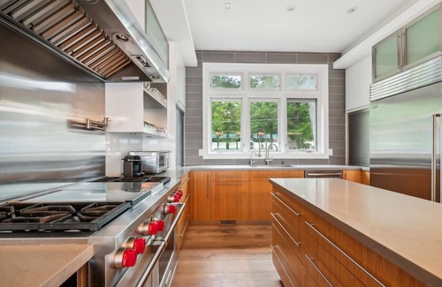 Tiny House | Luxurious Cottage in Tiny 5bd4bth Private Beach