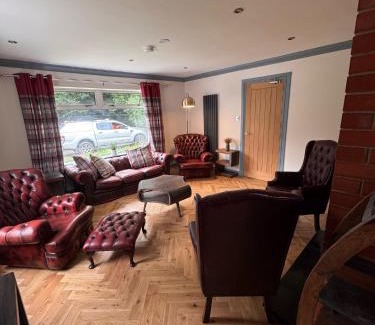 Achachork House | Luxurious Cottage on the River of Portree