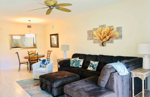 Bonita Springs House | Luxurious Country Club Lifestyle in Sunny Naples