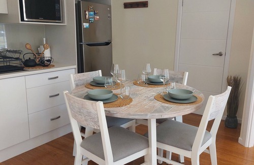 Chambers Flat Apartment | Luxurious Countryside Retreat - Visit our acreage property!😊