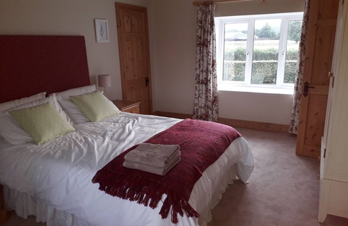 Bansha Other | Luxurious Country Farmhouse, Idyllic setting with Fabulous Mountain views.