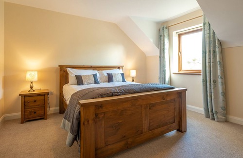 Ballyshannon House | ★ Luxurious Countryside Retreat | Gym & BBQ Hut ★