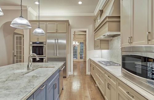 Indian Springs House | Luxurious & Cozy. Relax with the whole family in this peaceful gated community