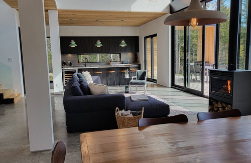La Malbaie Villa | Luxurious & cozy villa located in Charlevoix, facing the St-Lawrence River