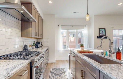 Gorgosa House | Luxurious, dog-friendly home w/private hot tub, W/D, AC, WiFi, near slopes