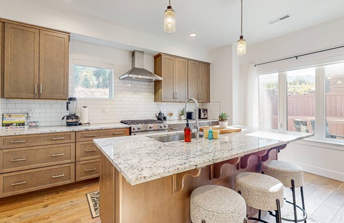 Gorgosa House | Luxurious, dog-friendly home w/private hot tub, W/D, AC, WiFi, near slopes