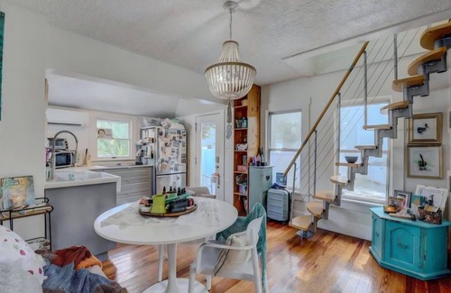 Crescent Heights House | Luxurious Downtown Pool Retreat - St. Petersburg - Pets Welcome