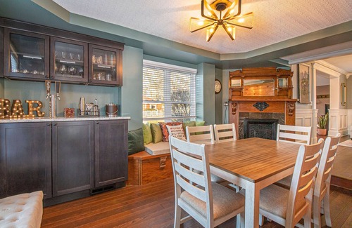 Milford House | Luxurious downtown home w/hot tub