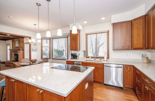 Loveland House | Luxurious Dream Home – For 10!