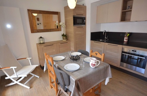 Les Gets Apartment | Luxurious Duplex Apartment in Les Gets Center - 2BR, Sleeps 4, Garage, Ski Storage