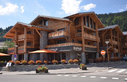 Les Gets Apartment | Luxurious Duplex Apartment in Les Gets Center - 2BR, Sleeps 4, Garage, Ski Storage