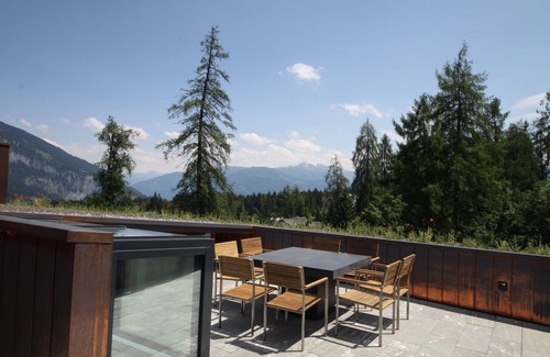 Flims Apartment | Luxurious duplex apartment with 4 bedrooms available for a max. 8 persons.