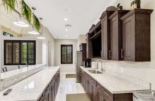 Wellington House | Luxurious Equestrian Townhome