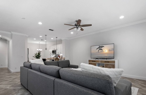 Wellington House | Luxurious Equestrian Townhome