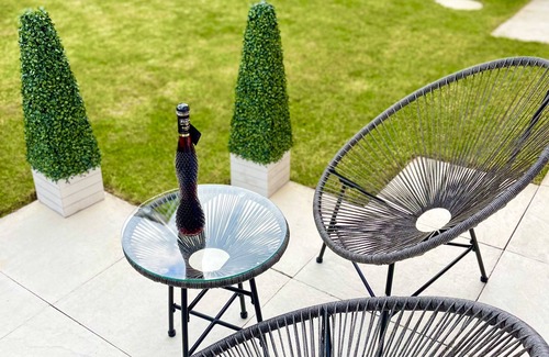 Tamworth House | Luxurious escape in contemporary house in Tamworth