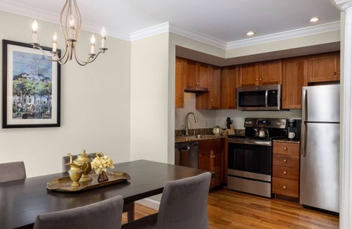 Manchester Apartment | Luxurious Escape + Pool & Hot Tub Access