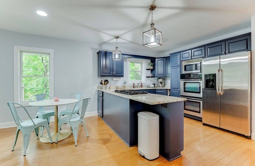Excelsior Condo | Luxurious Estate Rental: 10 Bedrooms, Sleeps 23—Perfect for Groups & Events!
