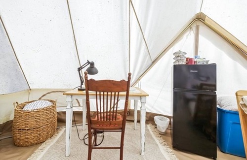 Mount Jackson RV Rental | Luxurious Fall Camping near Hiking Trails Wine Tours Mountain Views