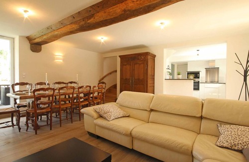 Ceauce Cottage | Luxurious Family Cottage with Garden, Terrace, and Lakeside Activities