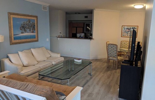 East Ocean Ave Condo | Luxurious, family-friendly 3BR condo on the water