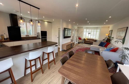 Cherry Hinton House | Luxurious Family Home - Walk to Addenbrookes