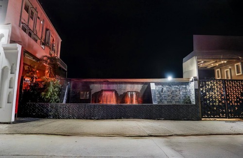 Patna House | Luxurious Family Retreat With Pool in Patna