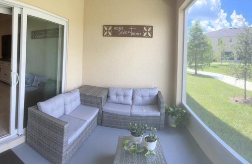 Kissimmee House | Luxurious Farm Style House
