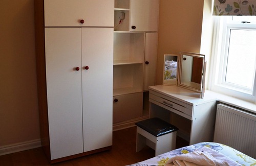 Deganwy Apartment | Luxurious First Floor Apartment Within Minutes To Conwy Town and Marina