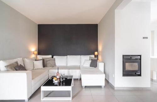 Saint-Genies-de-Fontedit Villa | Luxurious villa in Saint geniès de Fontedit with heated pool
