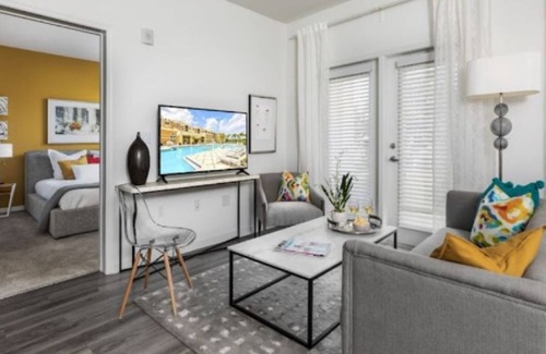 Riverview Apartment | Luxurious fully furnished suite near hospital's!
