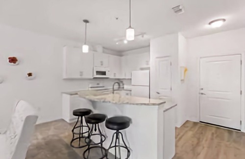 Riverview Apartment | Luxurious fully furnished suite with all utilities included!