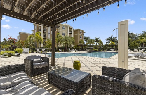 Riverview Apartment | Luxurious fully furnished suite with all utilities included!