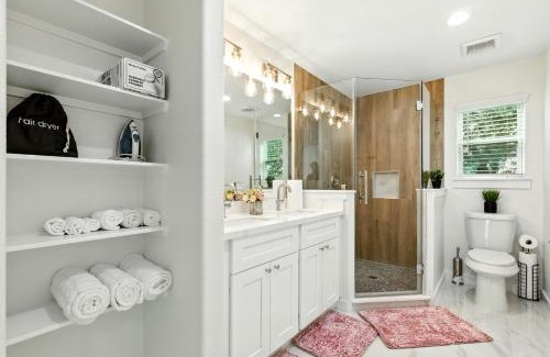 Northeast Houston Apartment | Luxurious Fully Furnished Newly Built 3 bedroom House Close To Downtown