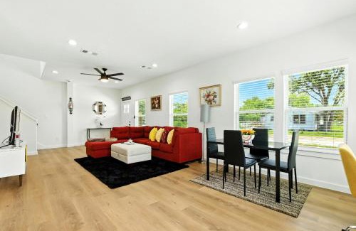 Northeast Houston Apartment | Luxurious Fully Furnished Newly Built 3 bedroom House Close To Downtown