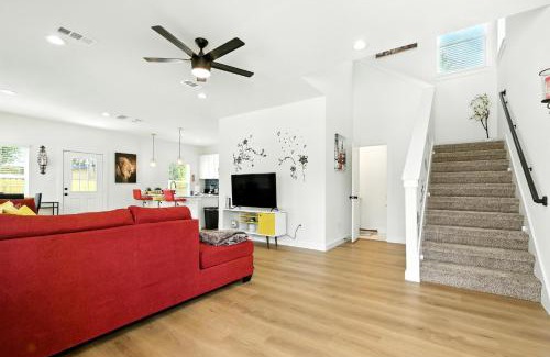 Northeast Houston Apartment | Luxurious Fully Furnished Newly Built 3 bedroom House Close To Downtown