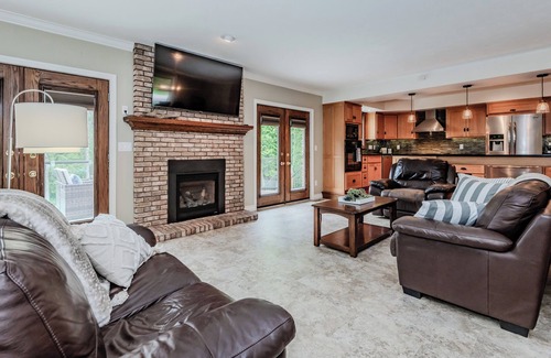 Georgian Bluffs Cottage | Luxurious Georgian Bay Escape at The Madison
