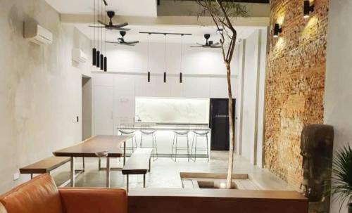 Historic George Town House | Luxurious Georgetown Townhouse in Core Zone