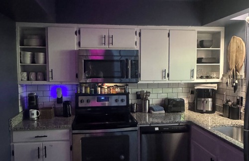 Charlotte Condo | Luxurious Getaway at Js Place