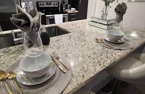 Buckhead Village Condo | Luxurious Getaway in Heart of Buckhead