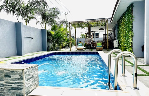 Adenta House | Luxurious Villa with Private Pool, Hot Tub and Bar