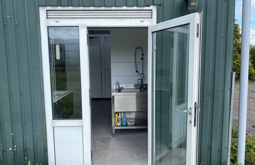 Rijsenhout RV Rental | Luxurious glamping tent, close to Amsterdam Airport