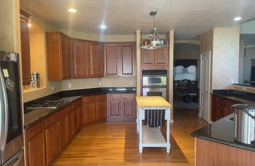 Colorado Springs House | Luxurious Gold Mesa Family Retreat with Gameroom & Theater, Sleeps 10 Guests