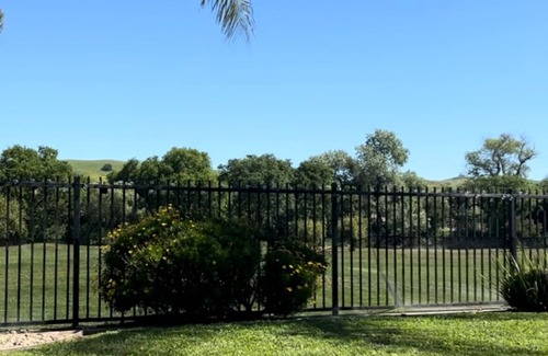 Fairfield House | Luxurious Golf Course Retreat - Fully Remodeled near Napa and San Francisco