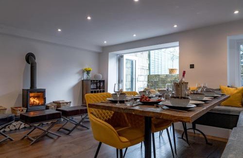 Bath House | Luxurious GRAND 6 BR Home in BATH - Perfect for Groups & Sleeps 12!