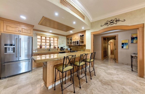 El Medano Ejidal Villa | Luxurious Ground-Floor Villa, Steps from Beach & Pool, Terrace BBQ, 3103