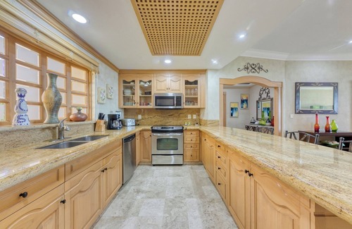 El Medano Ejidal Villa | Luxurious Ground-Floor Villa, Steps from Beach & Pool, Terrace BBQ, 3103