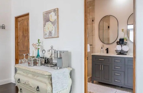 Elkhorn House | Luxurious guest house with Great Views of Monterey Bay