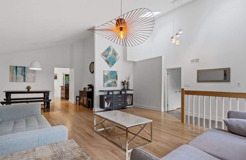 Fergus House | *Luxurious Haven* - Pool, Spacious Yard & Fire Pit