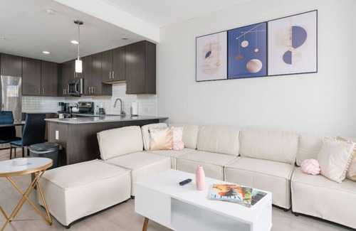 Market East District Apartment | Luxurious/ High Rise/ Downtown