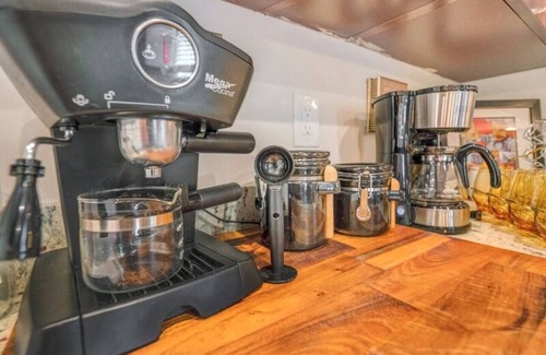 Urban Core House | Luxurious Historic Heart of Springfield Home